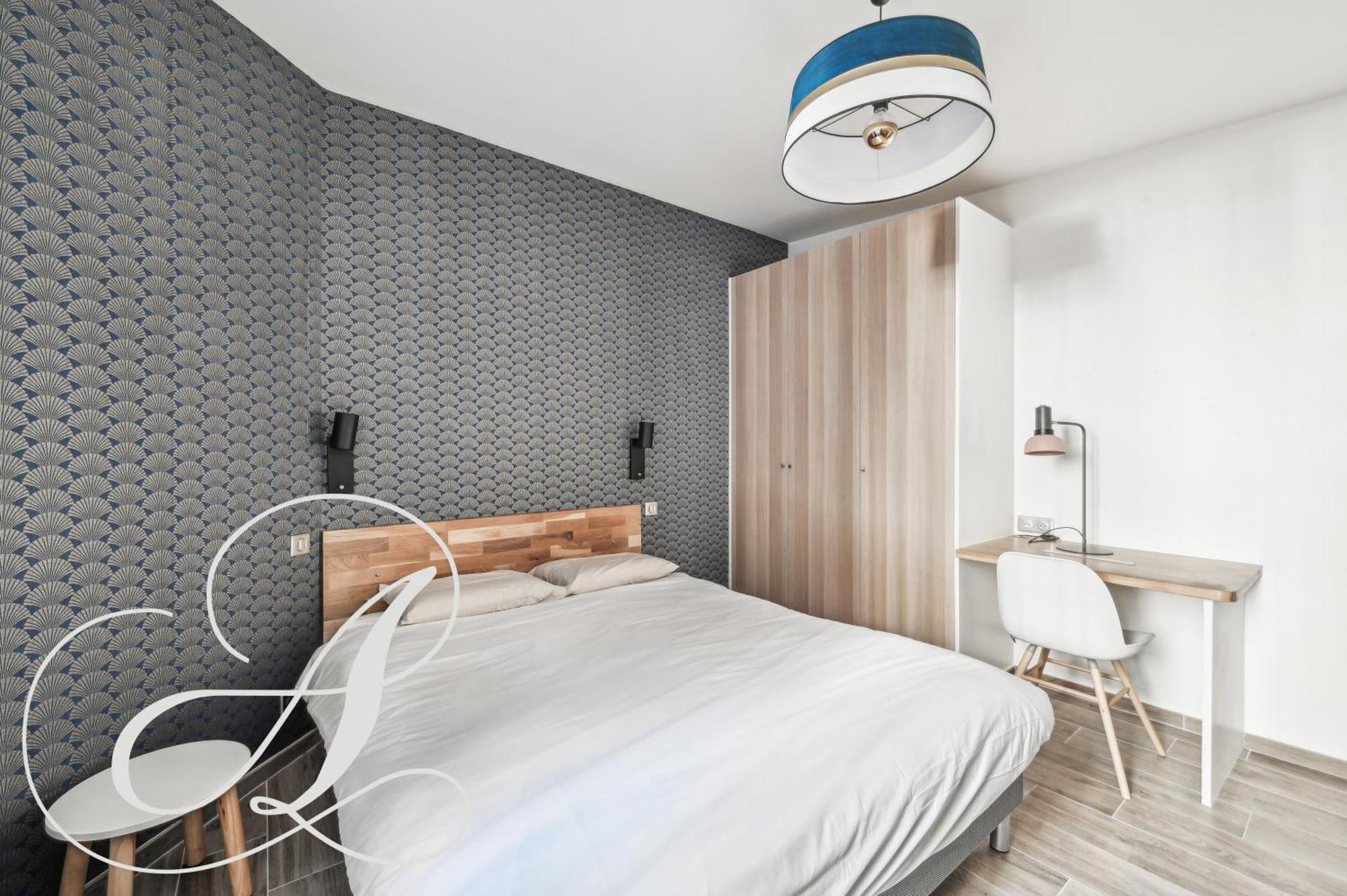 Oasis, Superbe 3 à 15ème